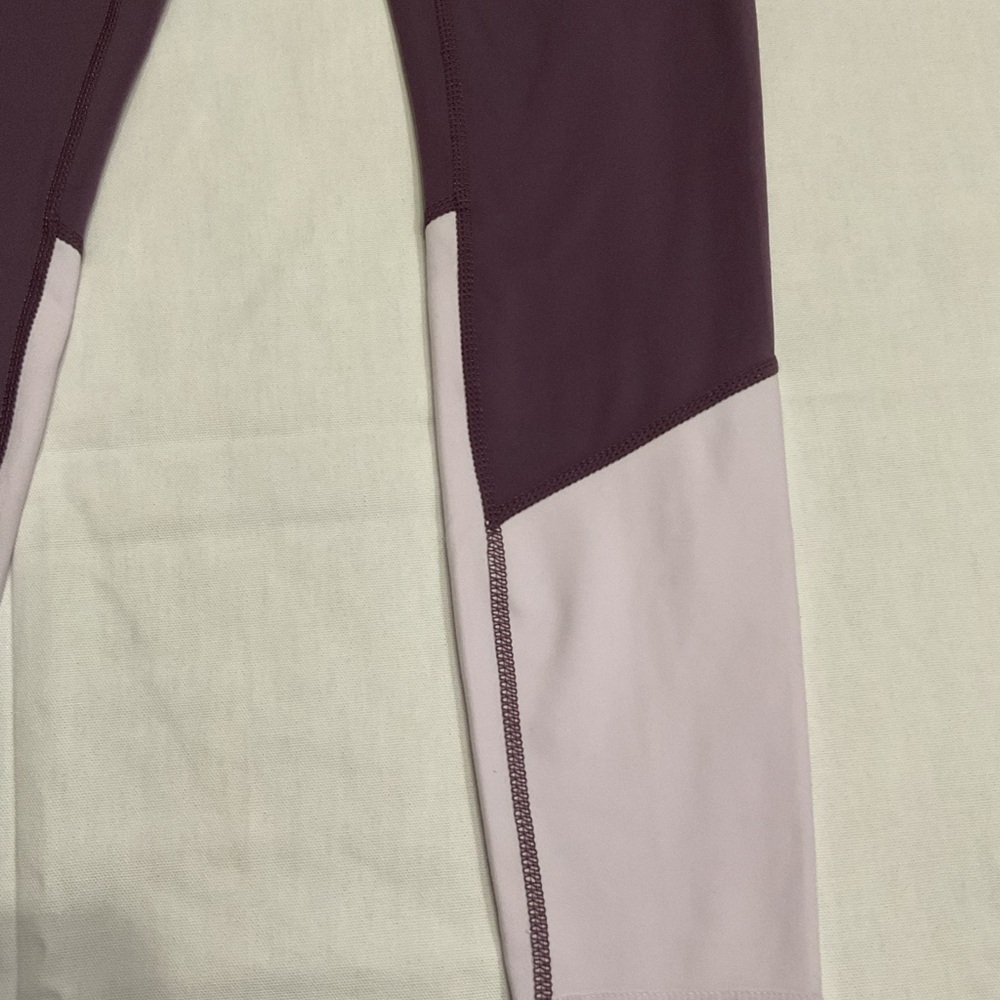 Reebok women’s Two-Tone Purple Leggings size extra small - Picture 4 of 9